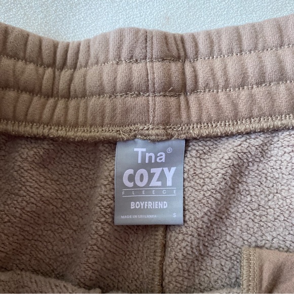 Aritzia TNA Cozy Fleece Boyfriend Tan Sweat Shorts Size Small - Picture 3 of 3